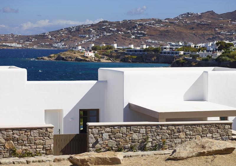 Bonzoe Suites & Villas - image 4
