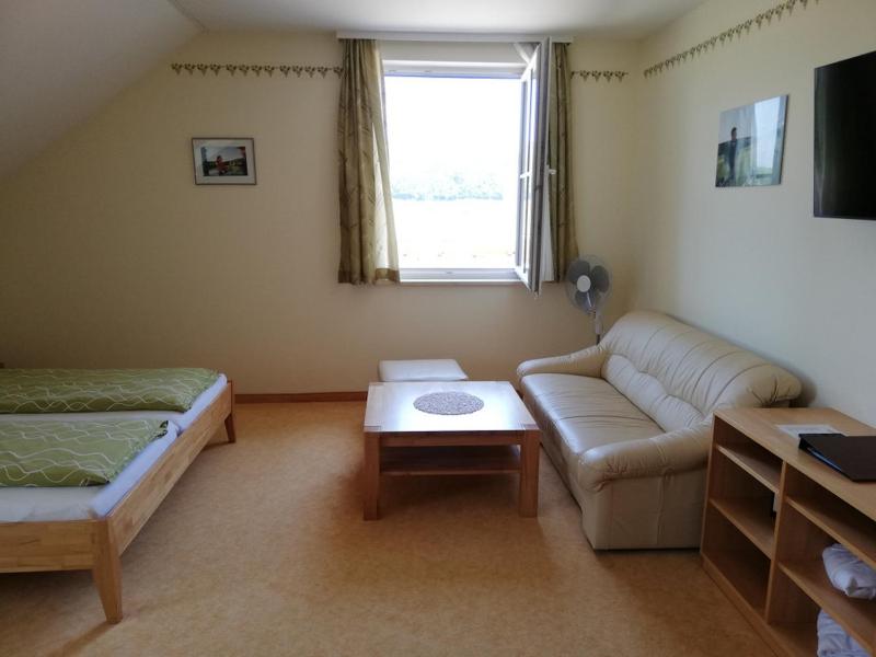Budget Double Room image 4