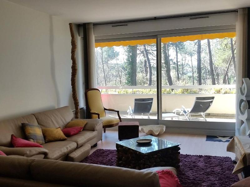 Apartment with Sea View image 3