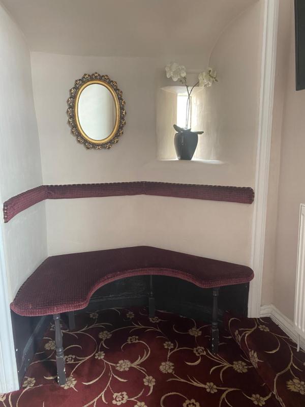 King Room with Spa Bath image 4