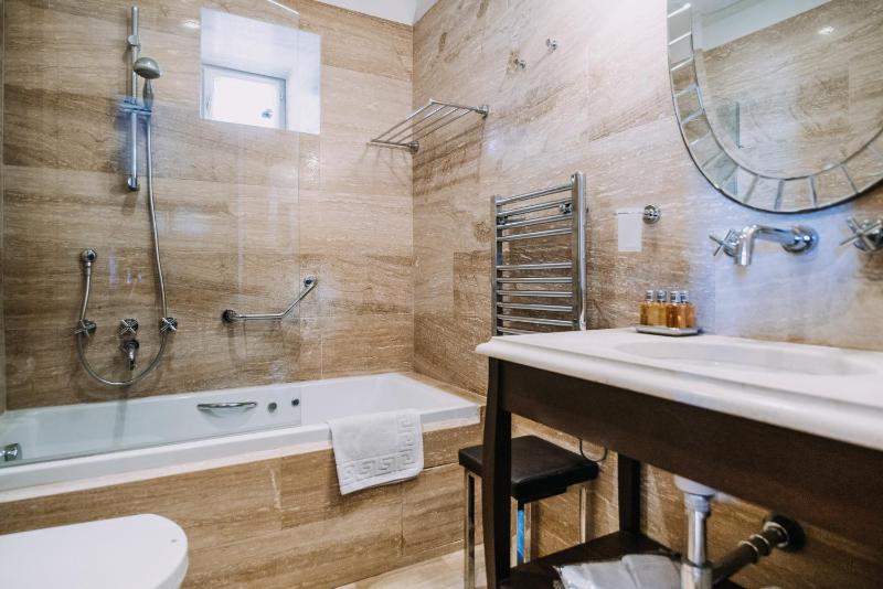 Premium Double Room with Sea View image 2