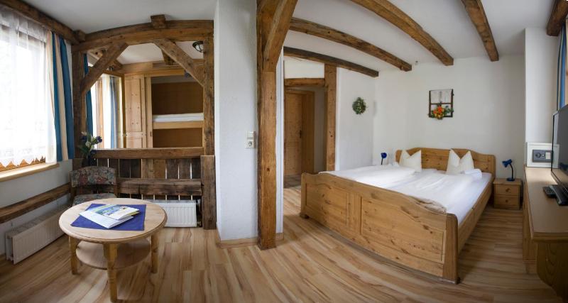 Quadruple Room image 4