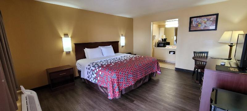 King Room - Non-Smoking image 3