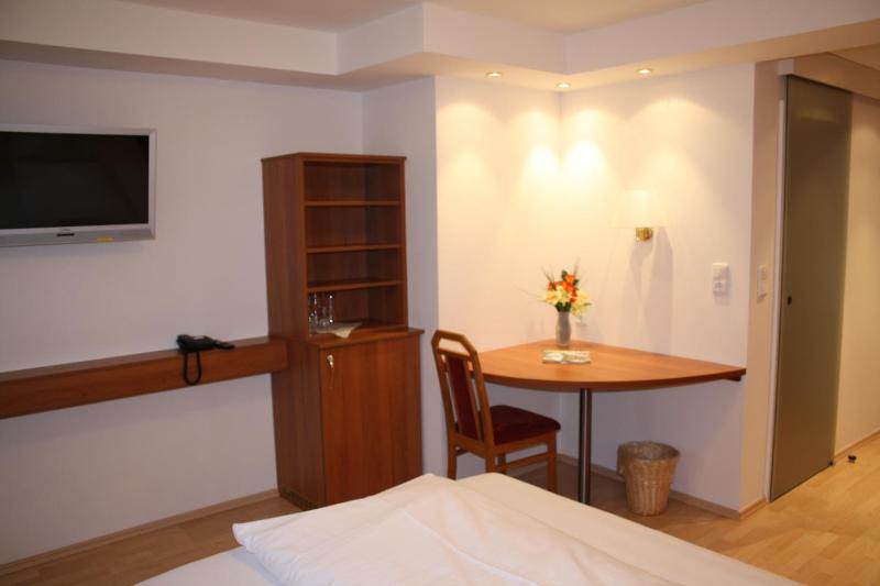Business Single Room image 4