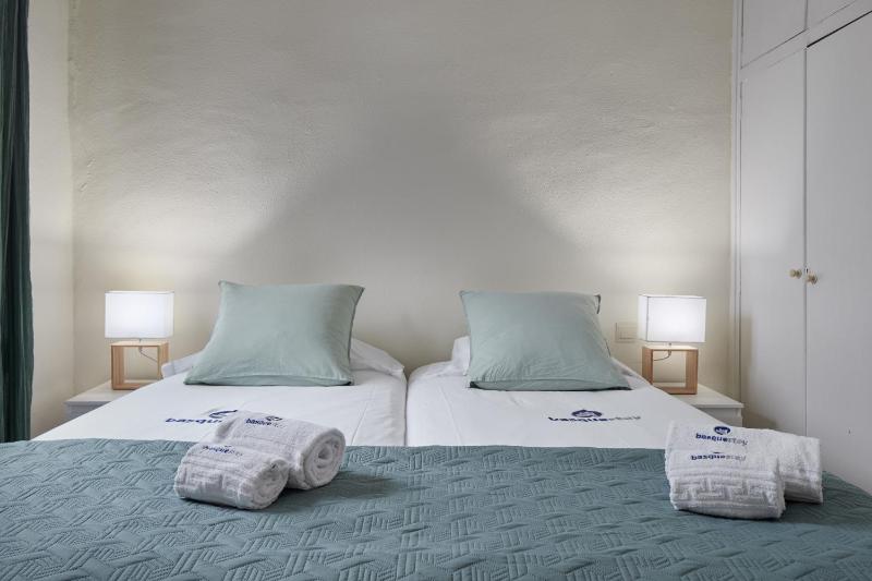 Zinema - Basque Stay - image 16