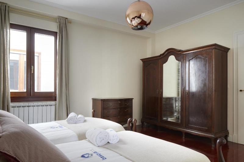 Zinema - Basque Stay - image 7