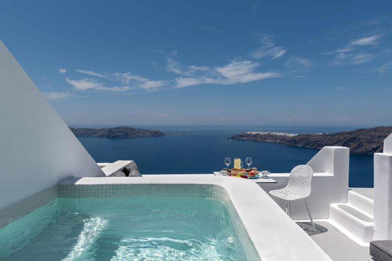 Honeymoon Suite with outdoor hot tub and Caldera View image 1
