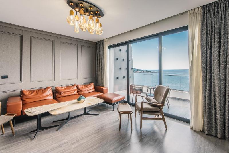 Two-Bedroom Apartment with Sea View and Balcony image 1