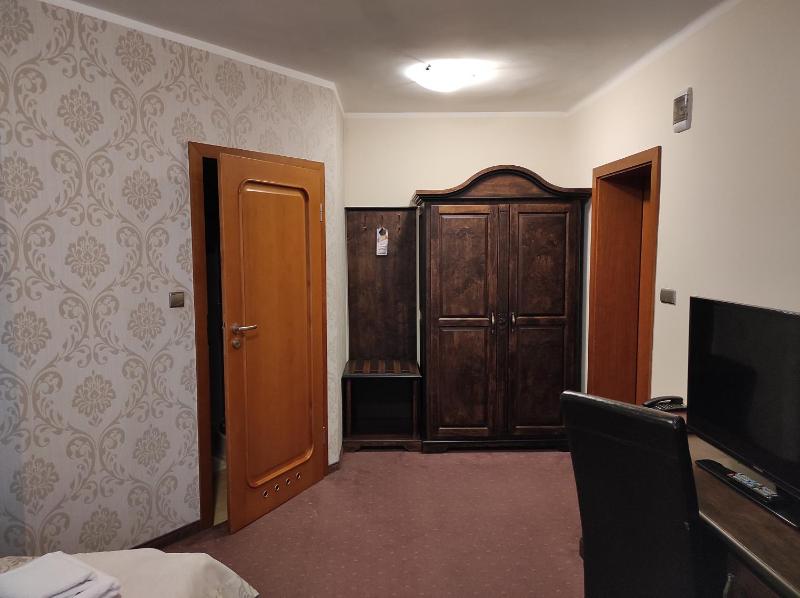 Standard Double Room image 2