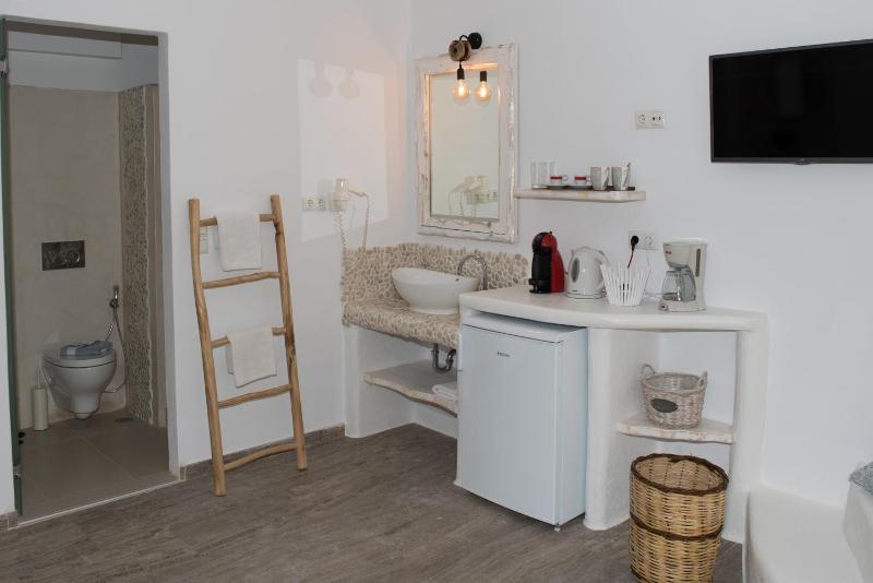 Suite With Indoor Spa Bath image 4
