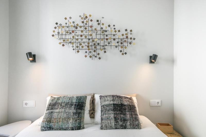 Bairro House Lisbon Charming Suites - image 7