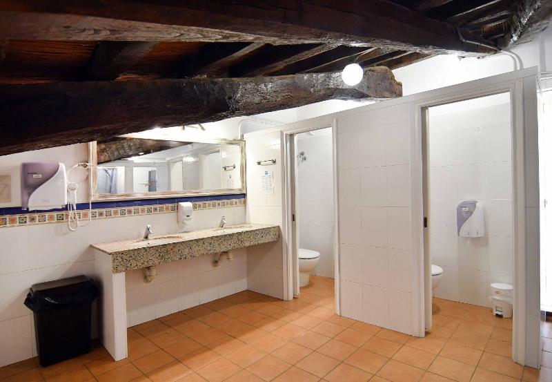 Double or Twin Room with Shared Bathroom image 2