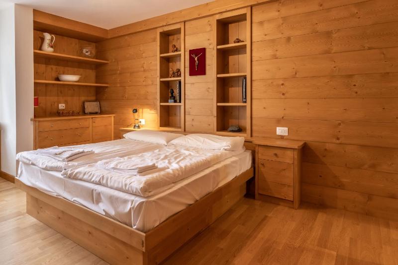 Three-Bedroom Apartment image 4