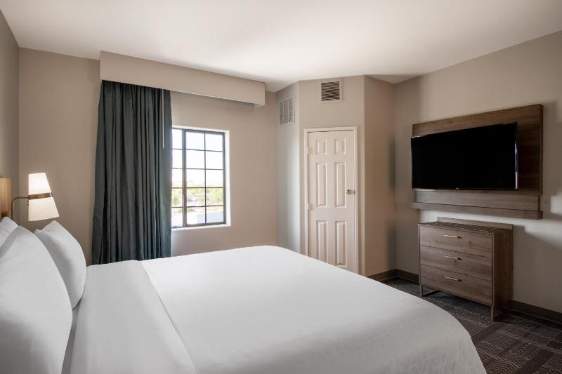 One-Bedroom King Suite image 2
