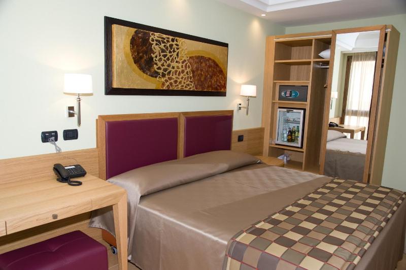 Artemis Hotel - image 18