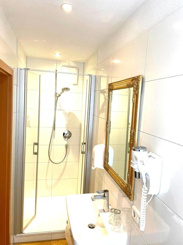 Quadruple Room image 3