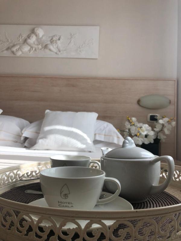 Double Room image 1
