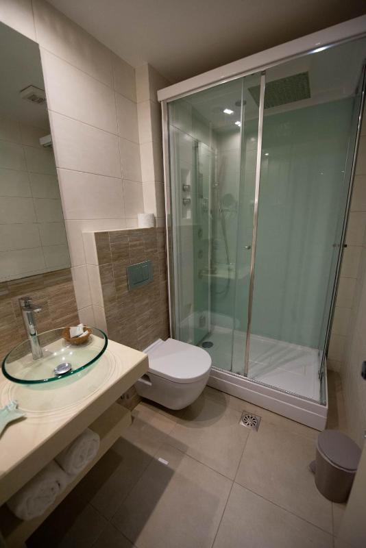 Superior Double Room with Sea View image 3