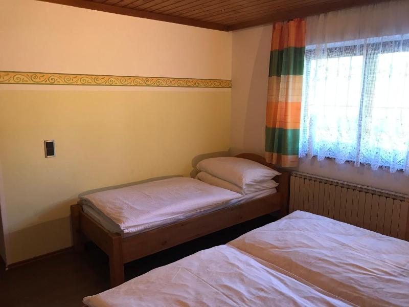 One-Bedroom Apartment with Garden View image 3