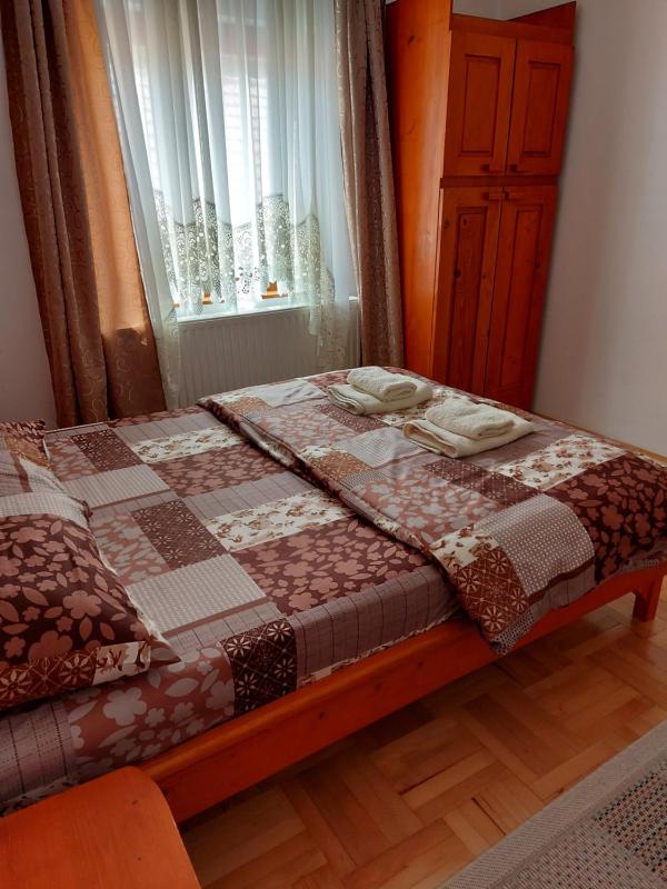One-Bedroom Apartment image 2