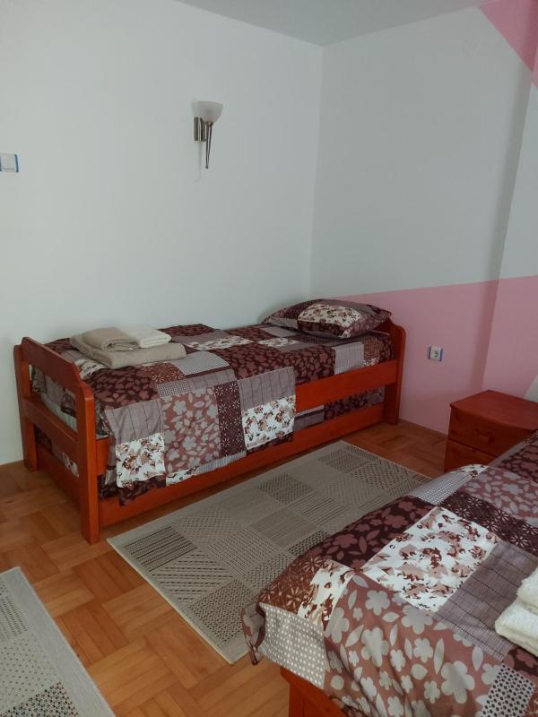 One-Bedroom Apartment image 3