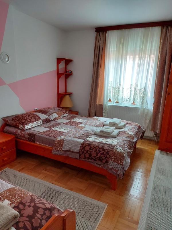 One-Bedroom Apartment image 4