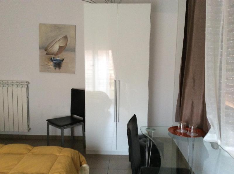 Double or Twin Room image 4