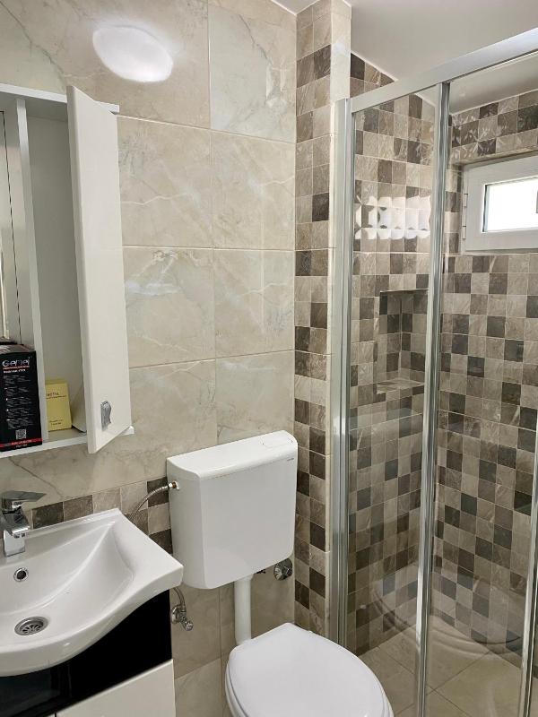 Double Room with Sea View image 4