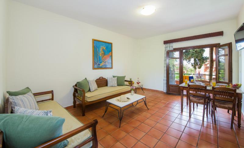 One-Bedroom Apartment image 1