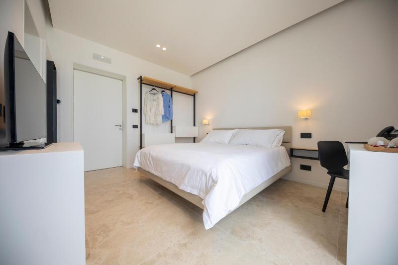 Abelia Sea Suites - image 14