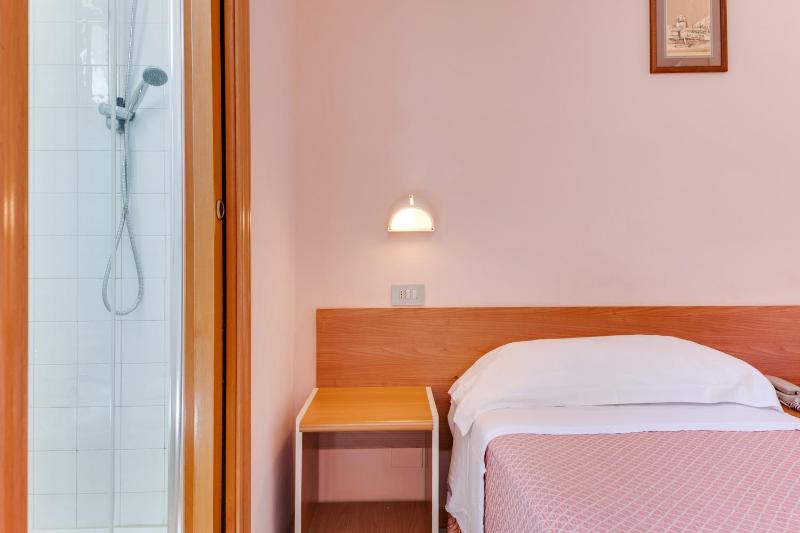 Double or Twin Room image 2