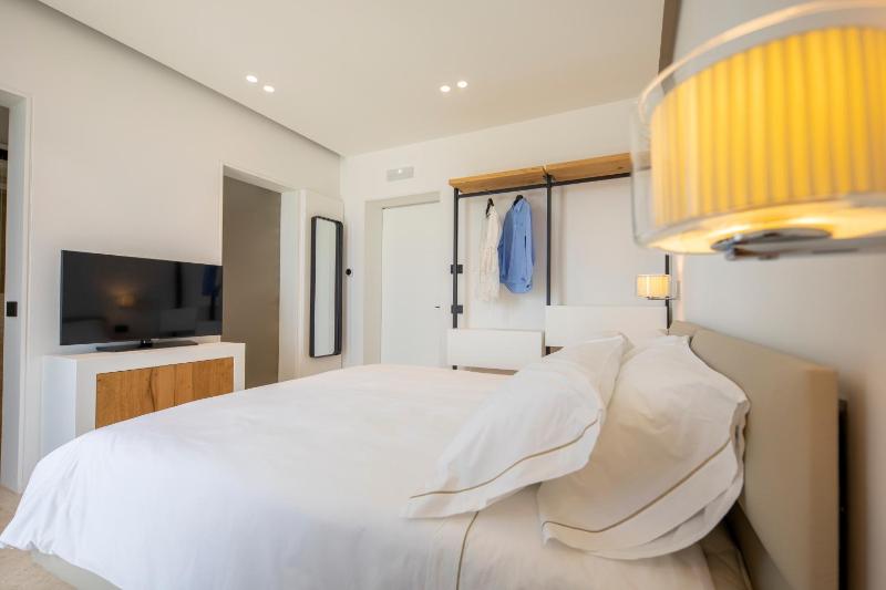 Abelia Sea Suites - image 8
