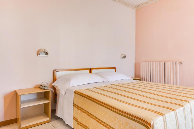 Comfort Triple Room image 1