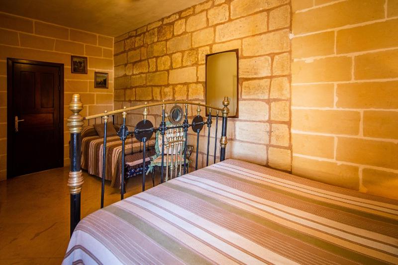 Double Room with Private External Bathroom image 3