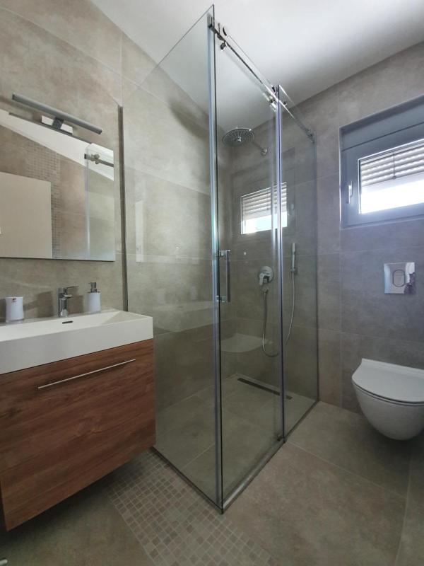 Deluxe Double Room with Balcony image 3