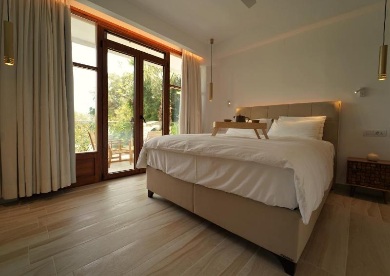 Bella Vista Hotel Studios & Apartments - image 2