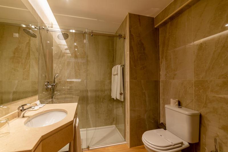 Double Room with Extra Bed (3 Adults) image 3