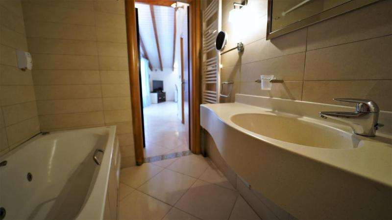Penthouse Suite with Sea View image 3