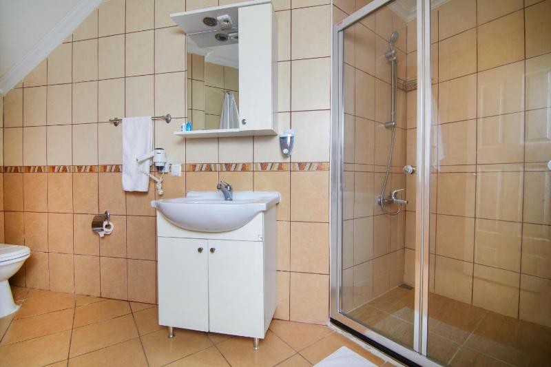 Standard Double Room image 3