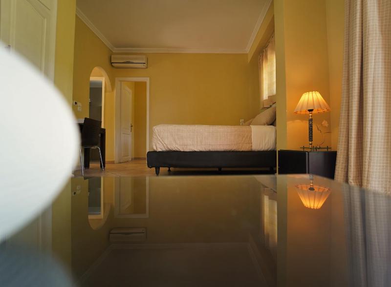 Bella Vista Hotel Studios & Apartments - image 14