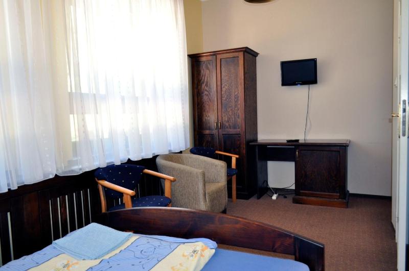 Double or Twin Room image 2