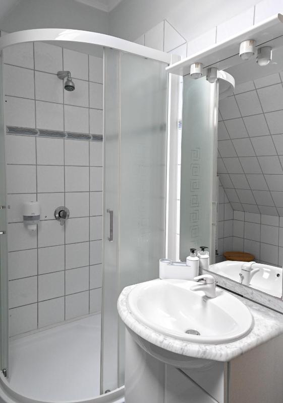 Classic Quadruple Room image 1