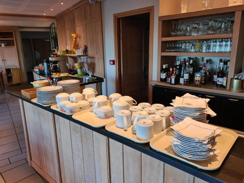 Standard Twin Room image 2