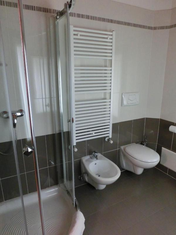 Double Room image 3