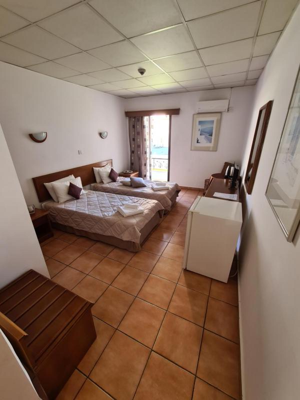 Metropole Hotel - image 11