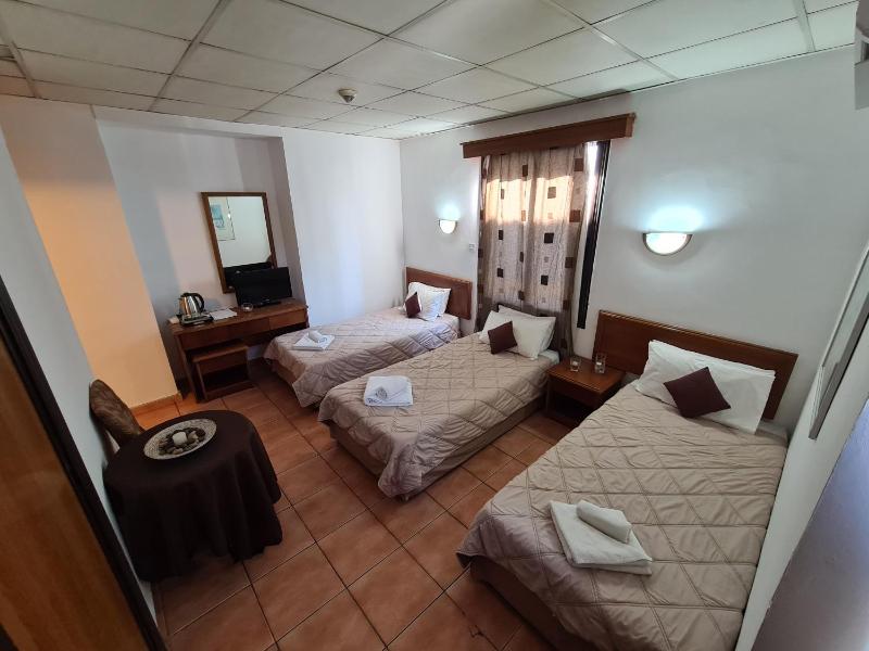 Budget Triple Room image 3