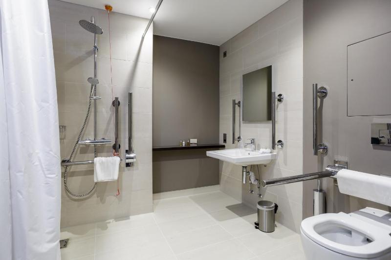 King Room - Disability Access image 1