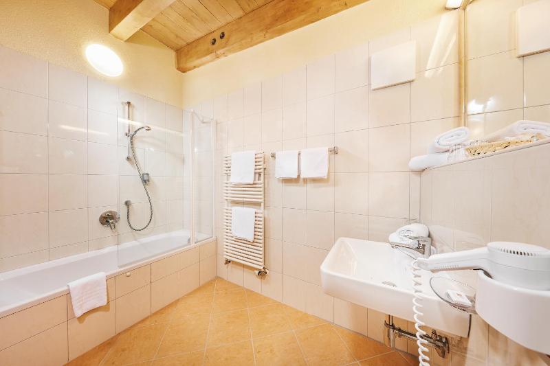 Standard Double Room image 2