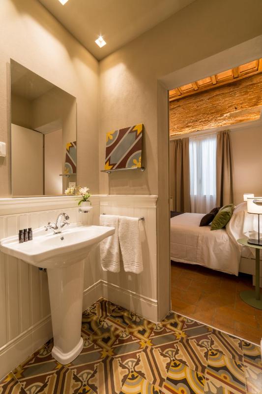 Superior Double Room image 3