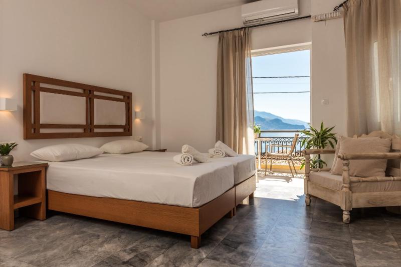 Deluxe Studio with Sea View image 2